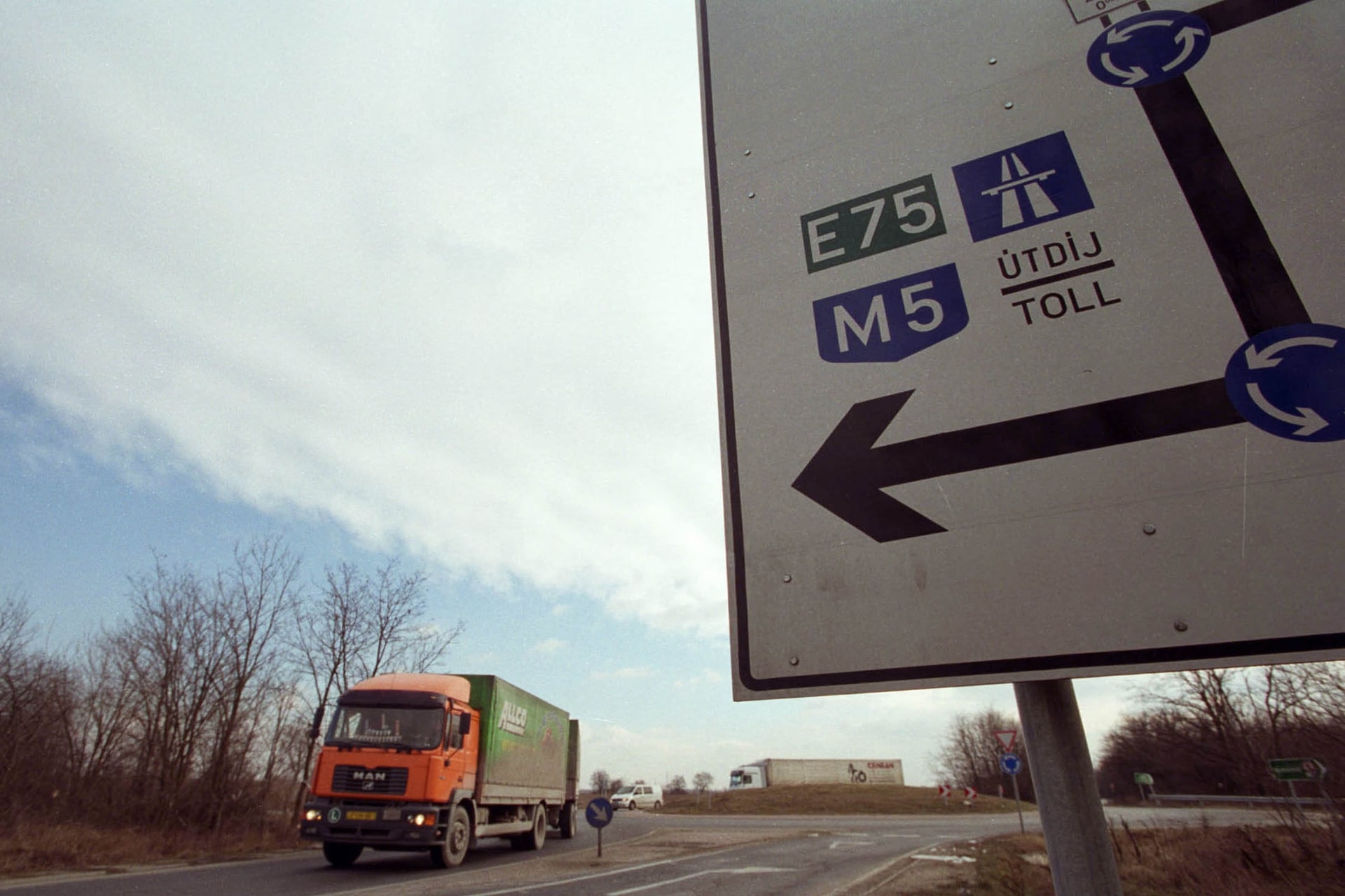 Baleset miatt teljes útzár van az M5-ösön