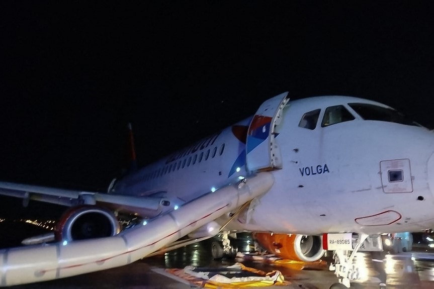 Moszkvában kényszerleszállást hajtott végre egy Szuhoj Superjet