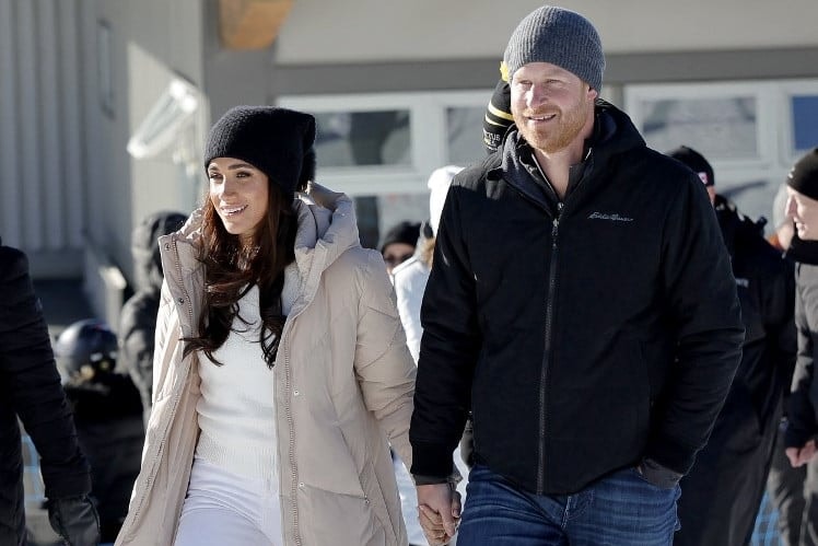 Harry herceget és Meghan Markle-t evakuálták villájukból