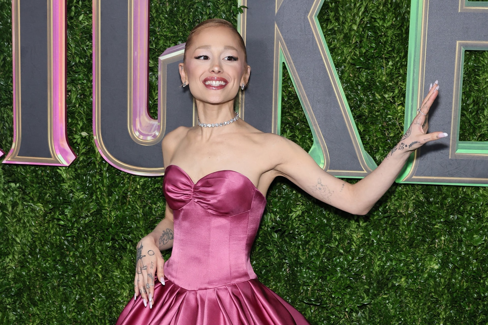 Szakított a Wicked és a Menyemre ütök sztárja