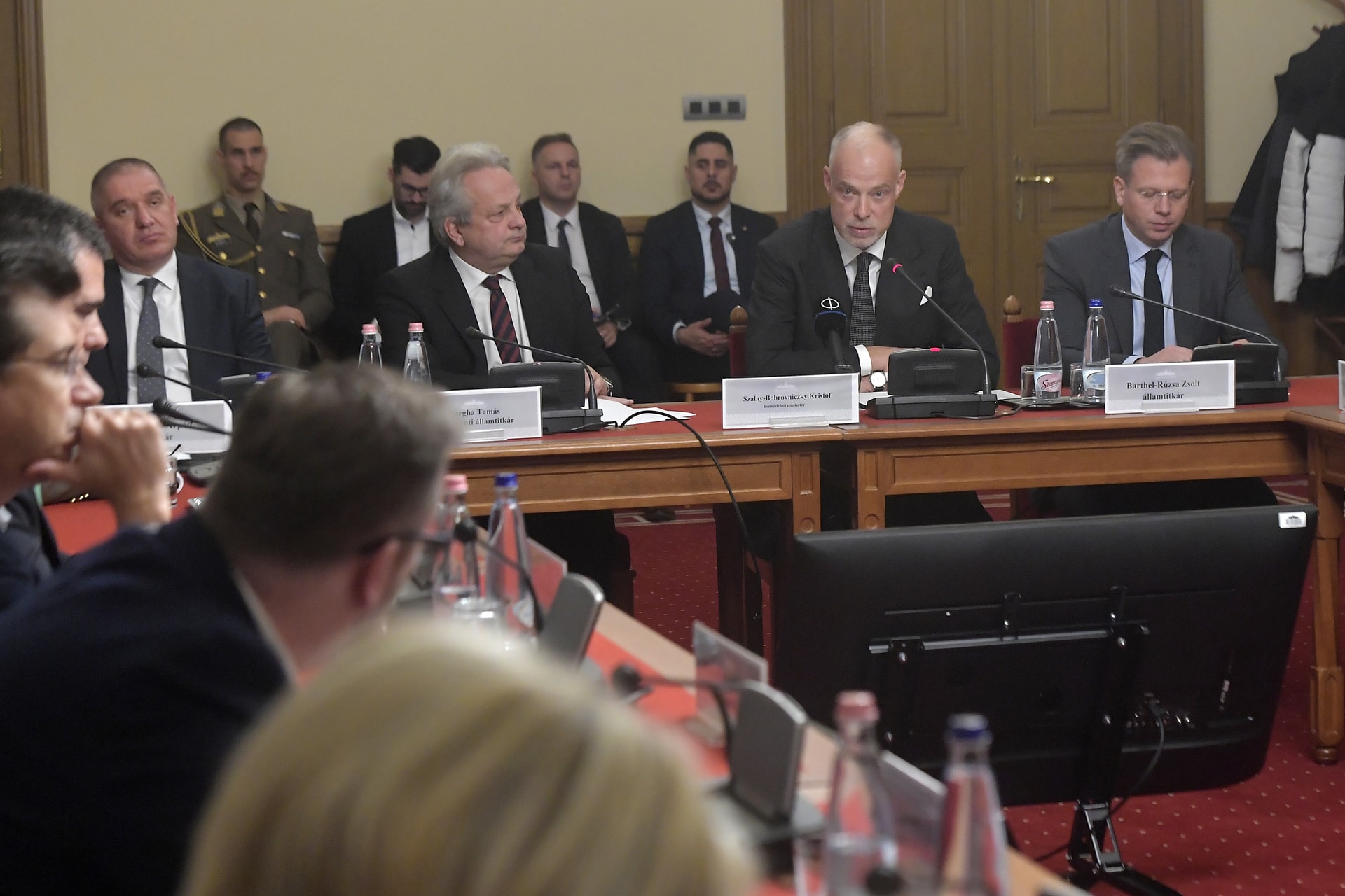 „A zsarolók nem tudták megakadályozni a Védelmi Beszerzési Ügynökség működését”