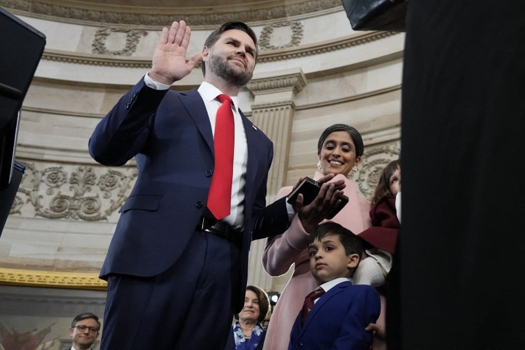 Párizsban kezdi meg első hivatalos külföldi útját J. D. Vance