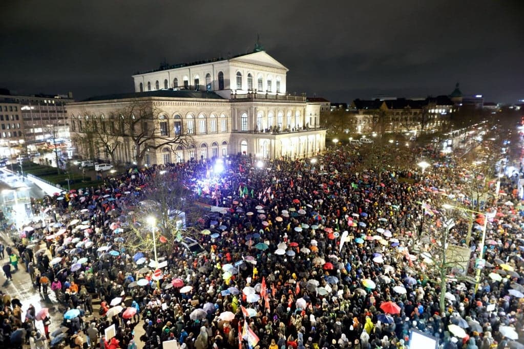 A kereszténydemokraták pártközpontja is áldozatul esett a baloldali tüntetéseknek