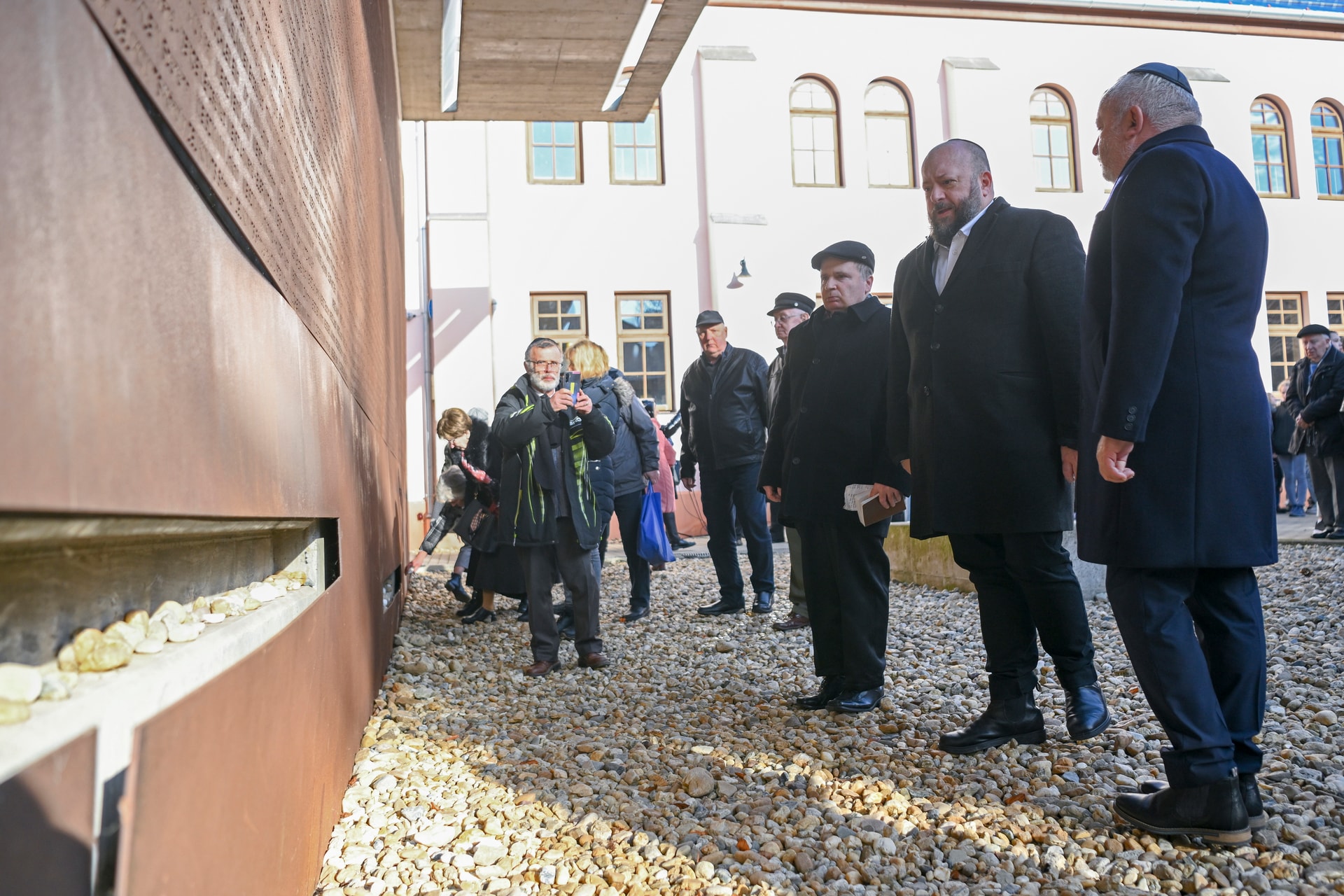 Debrecenben a helyi áldozatokra emlékeztek