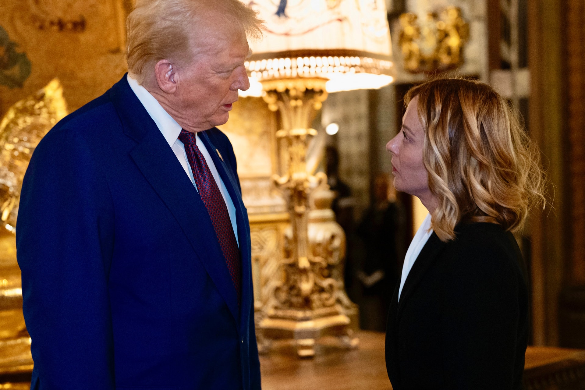 Donald Trumphoz látogatott Giorgia Meloni olasz miniszterelnök