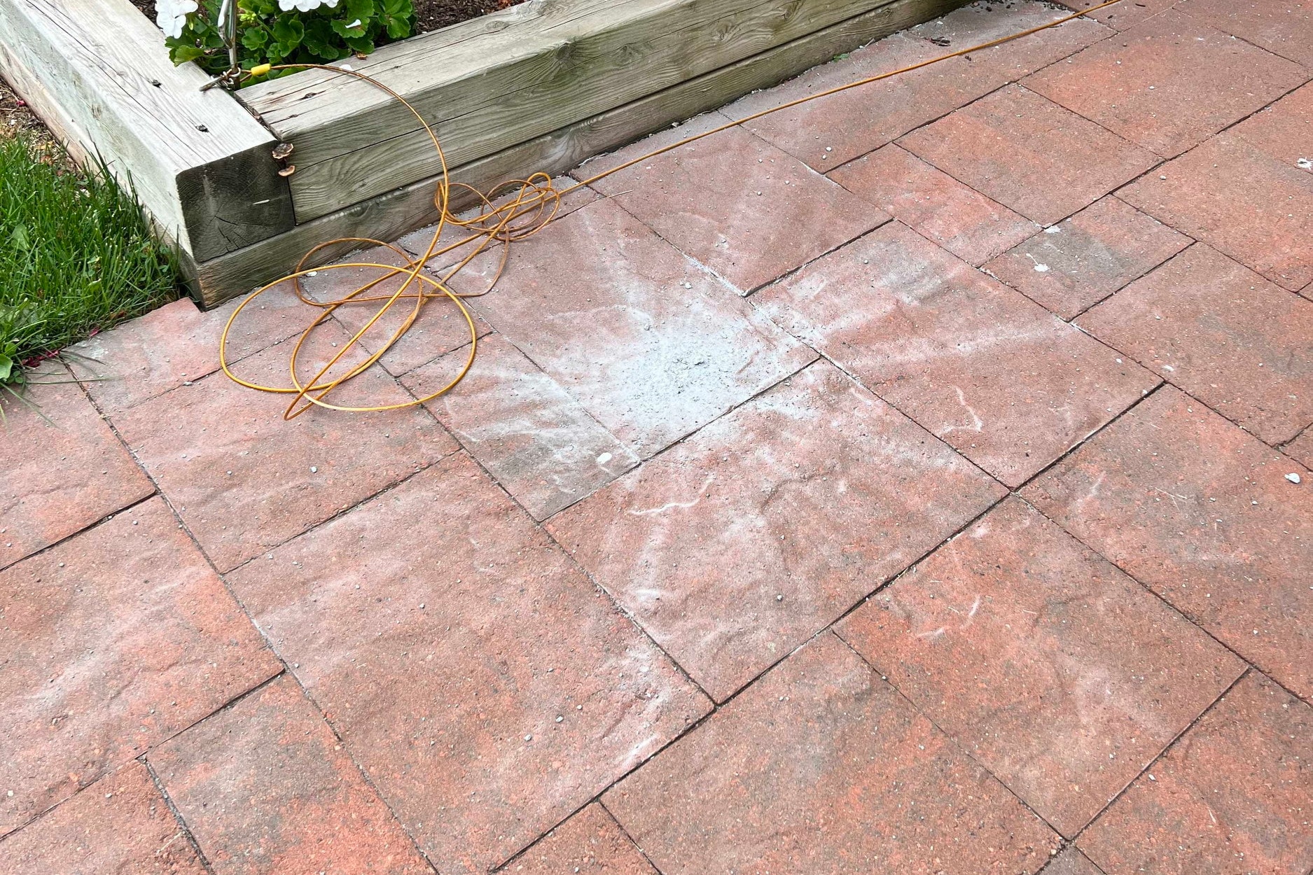 Először örökítették meg, ahogy egy meteorit a földbe csapódik + VIDEÓ