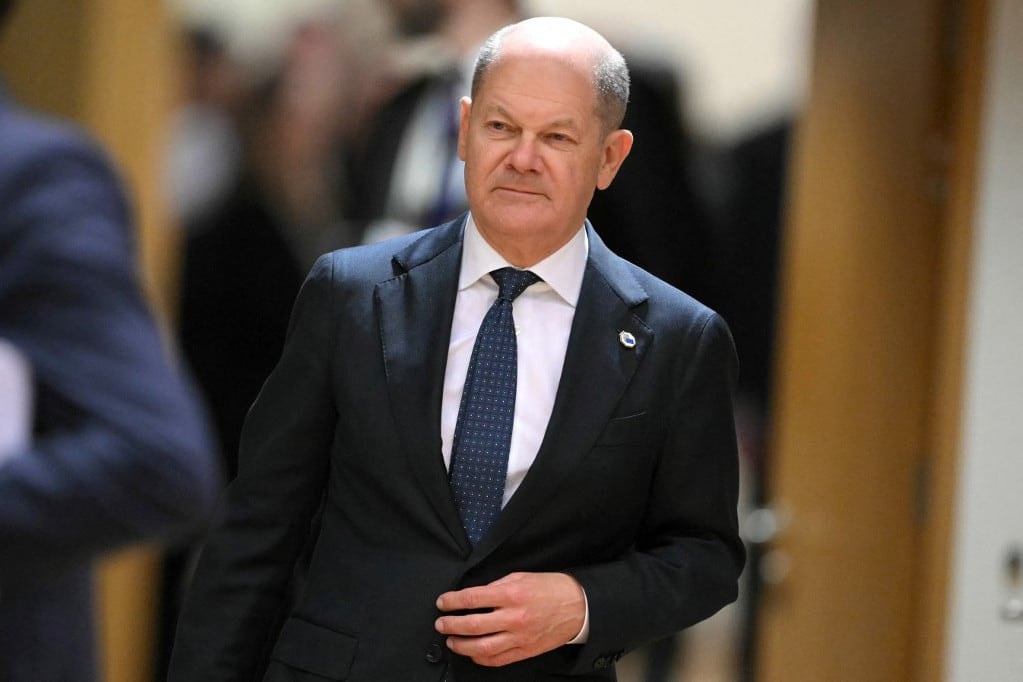 Scholz Ukrajna jövőjéről tárgyal Macronnal