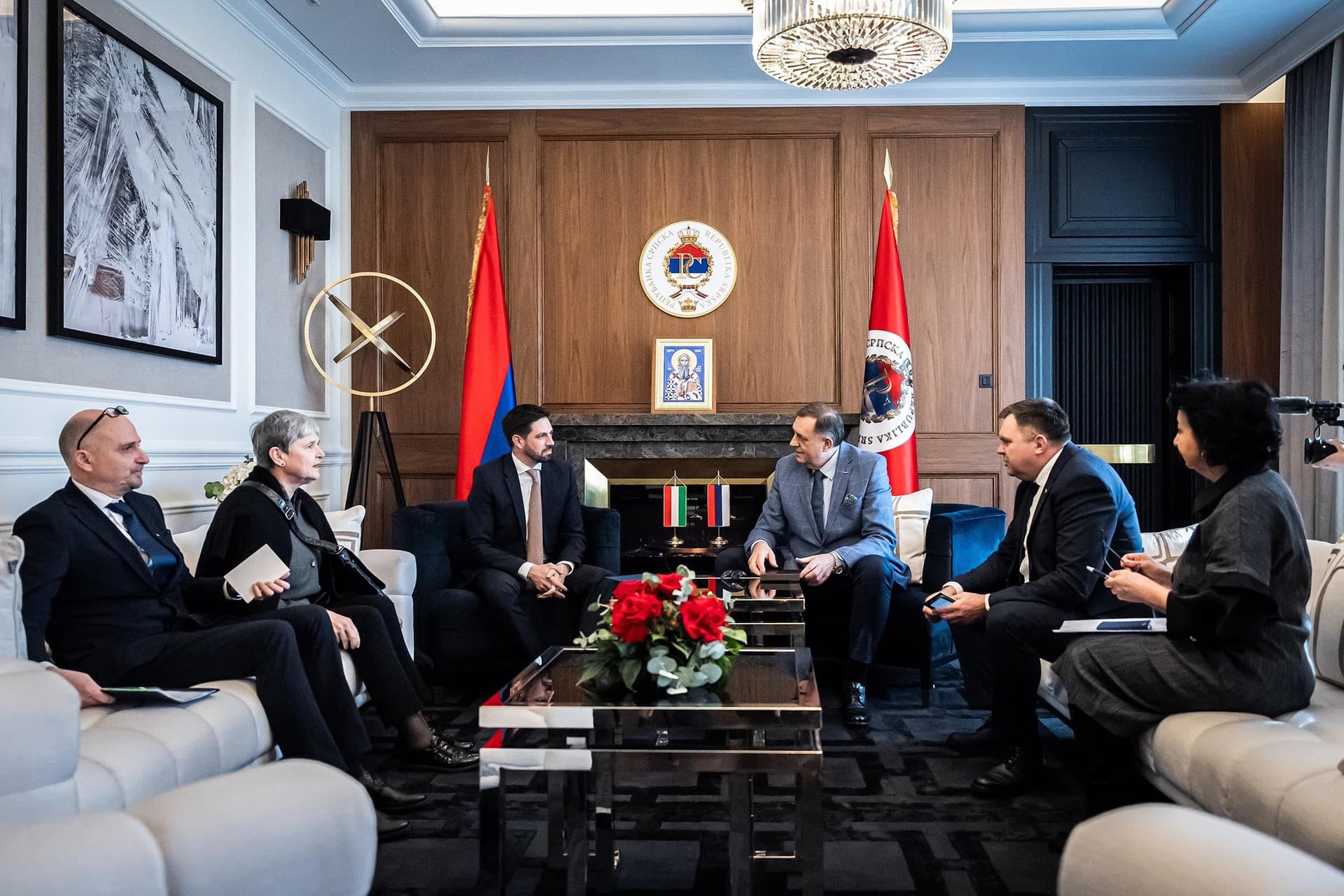 Boszorkányüldözés Milorad Dodik ellen