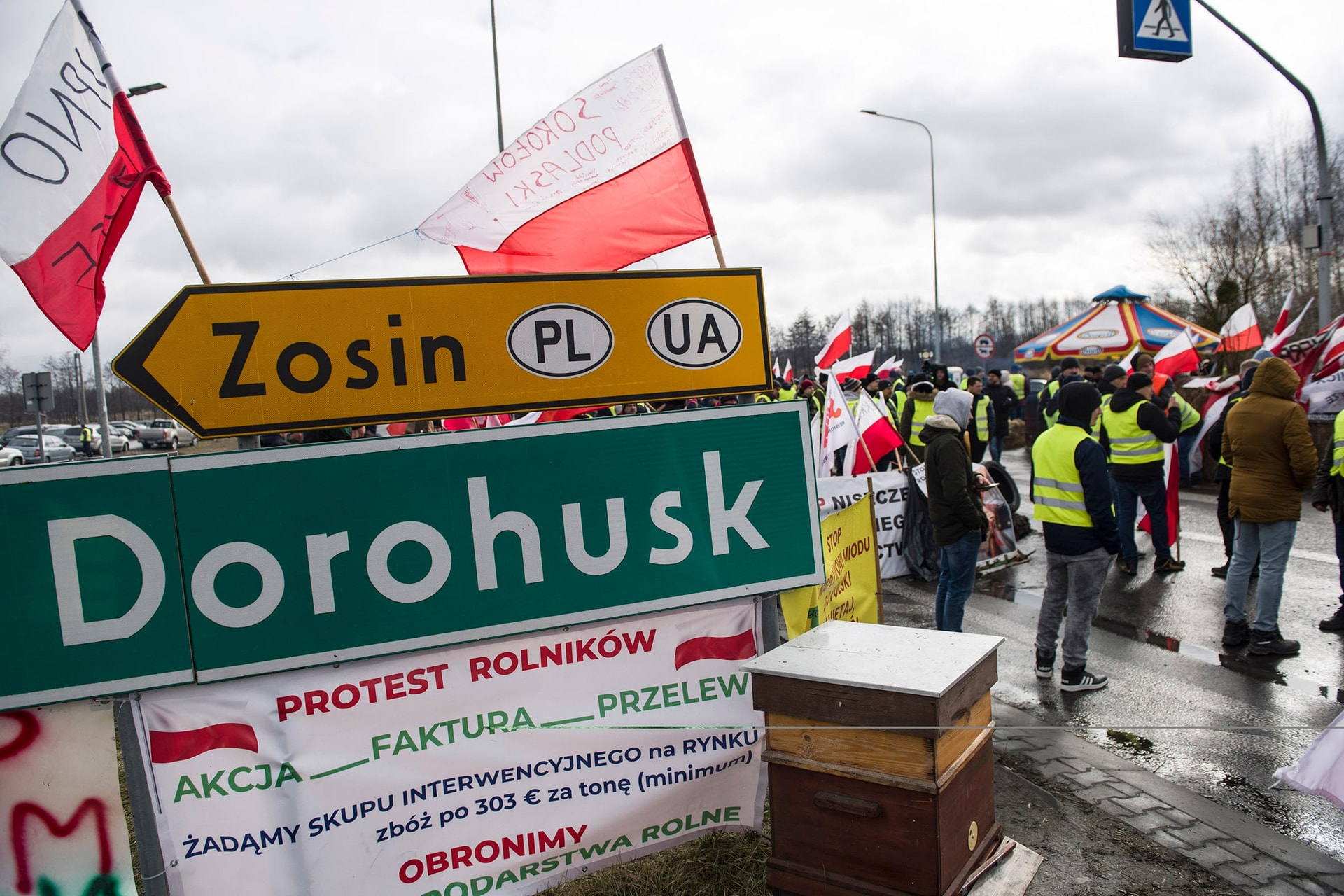Lengyel fuvarozók vették blokád alá az ukrán határt