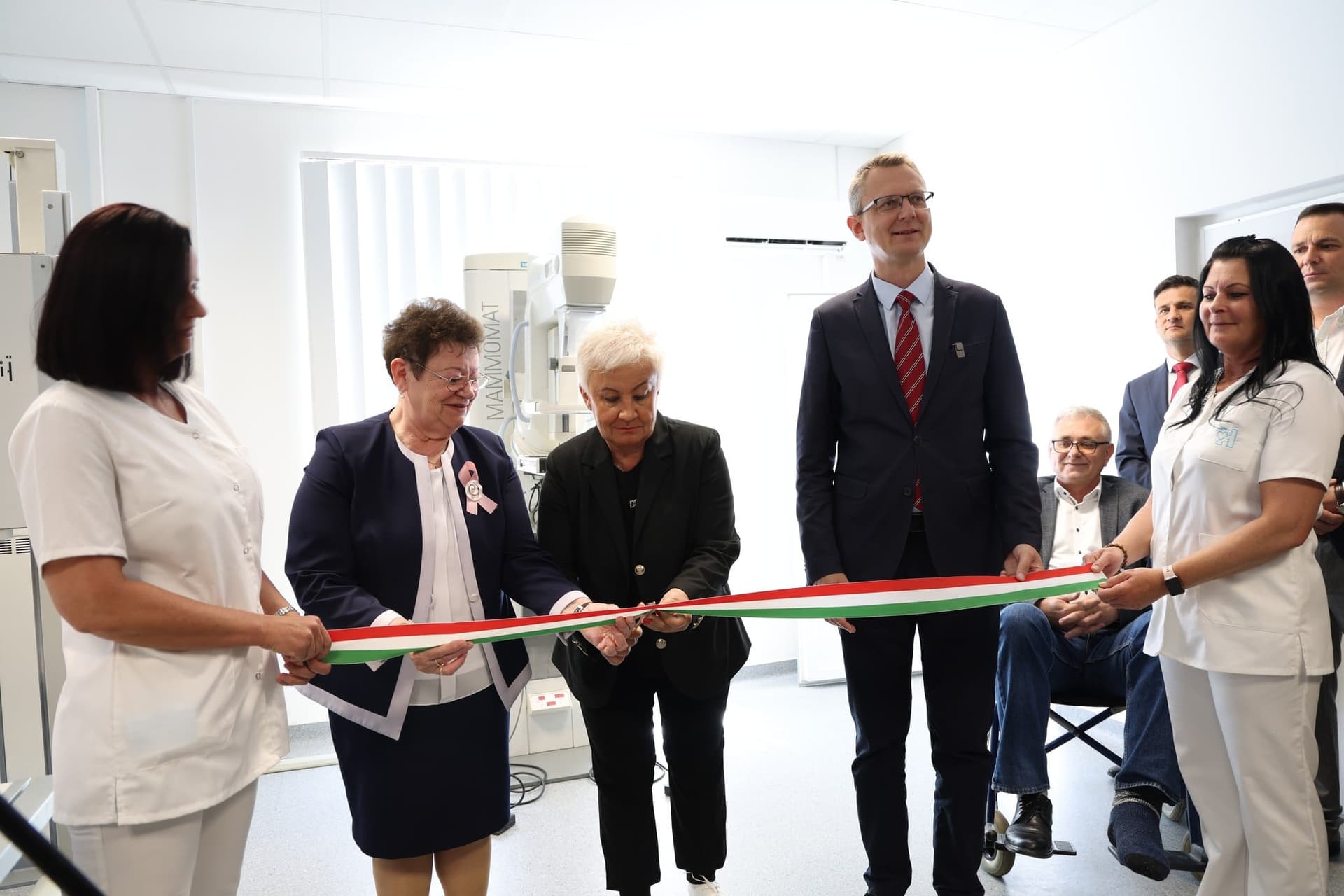Életet menthet: új mammográfiás készüléket adtak át Edelényben