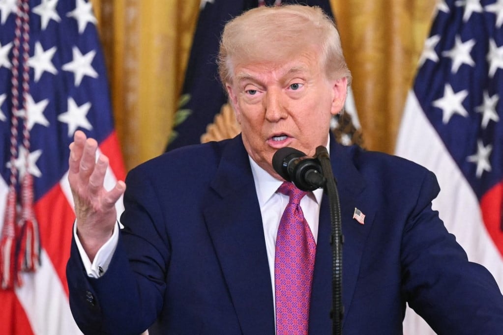 Trump tizenkilencre lapot húzott