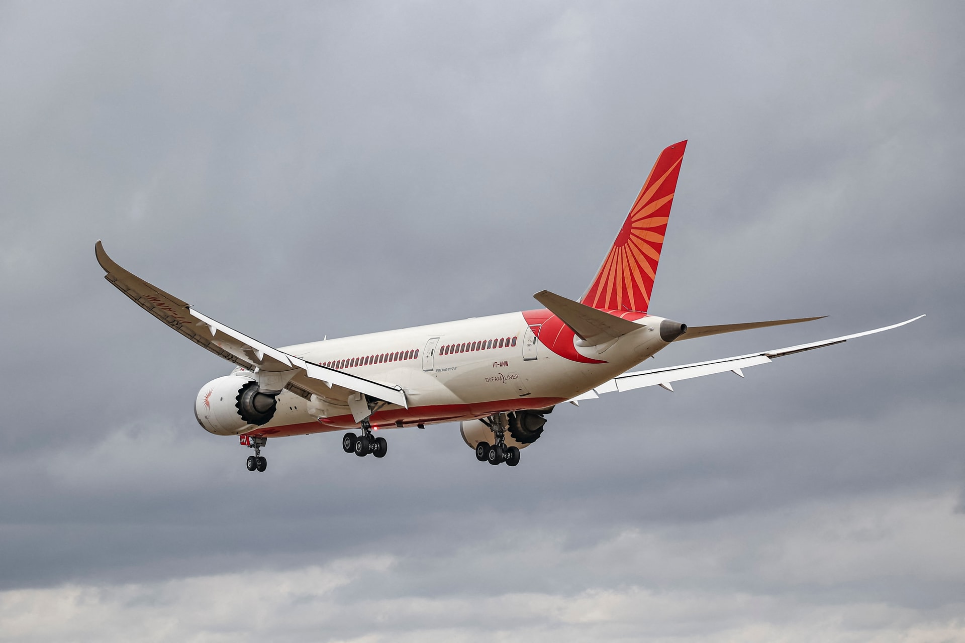 Földre kényszerült egy Air India repülőgép