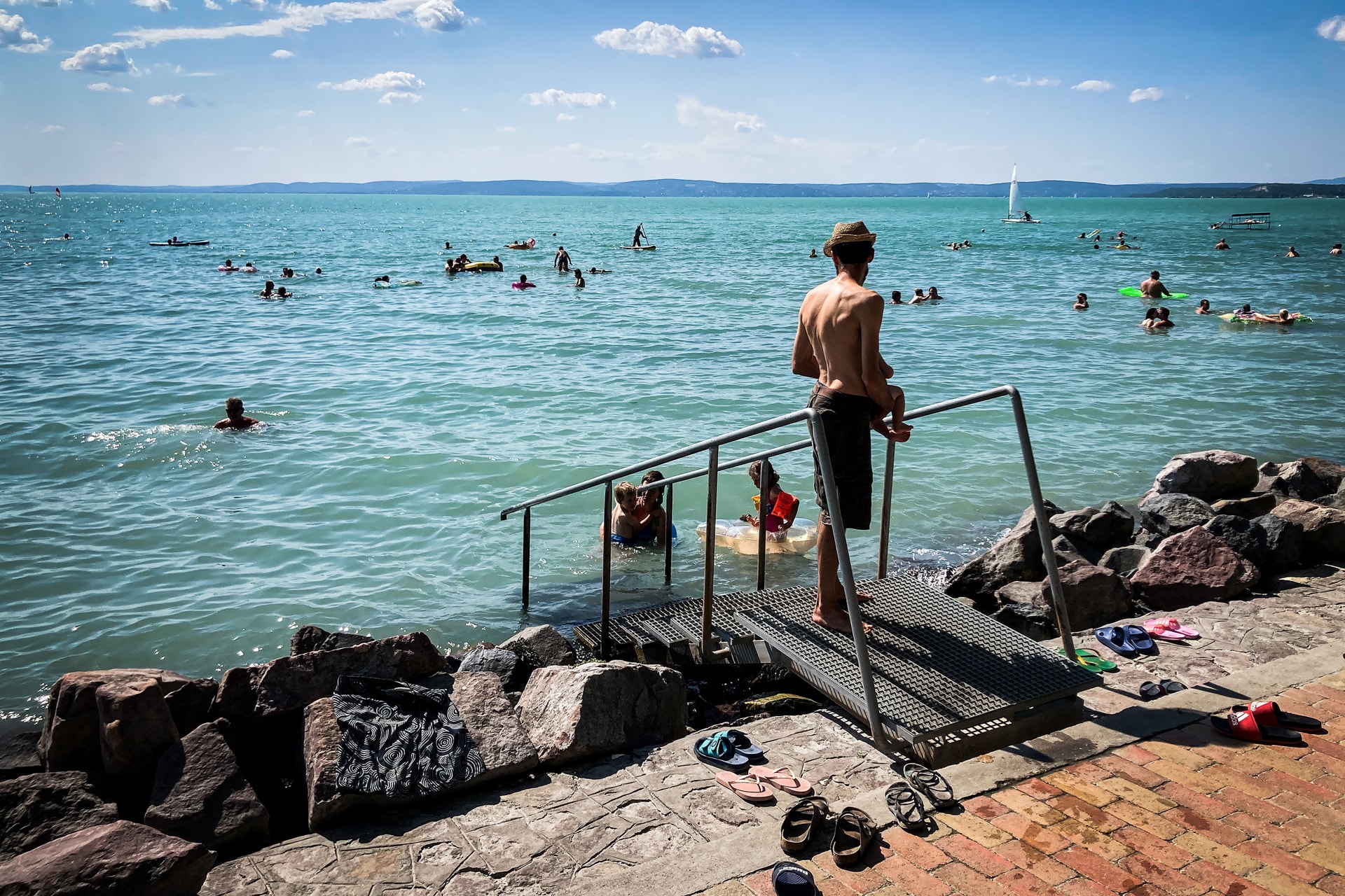 Holttestet találtak a Balatonnál