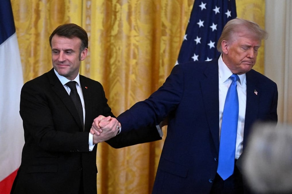 Macron tovább küzdene Trumppal