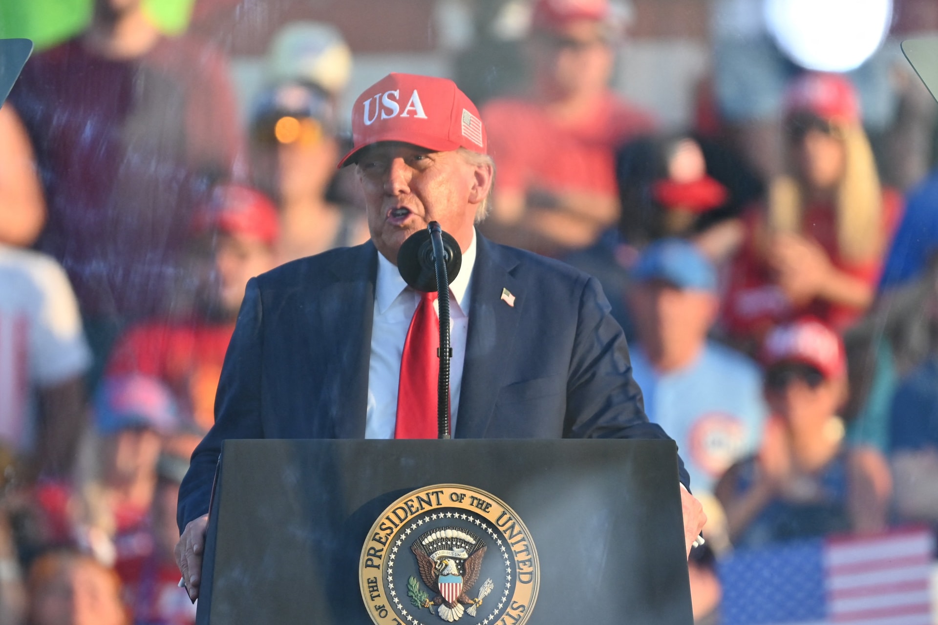 Donald Trump amerikai elnök légvédelmi rendszereket ígért Ukrajnának