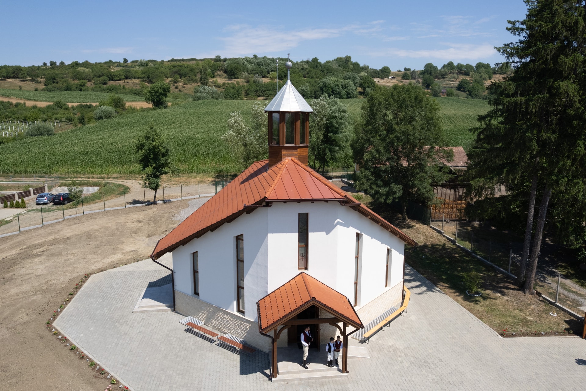 Új református templomot szenteltek Nyárádszentbenedeken