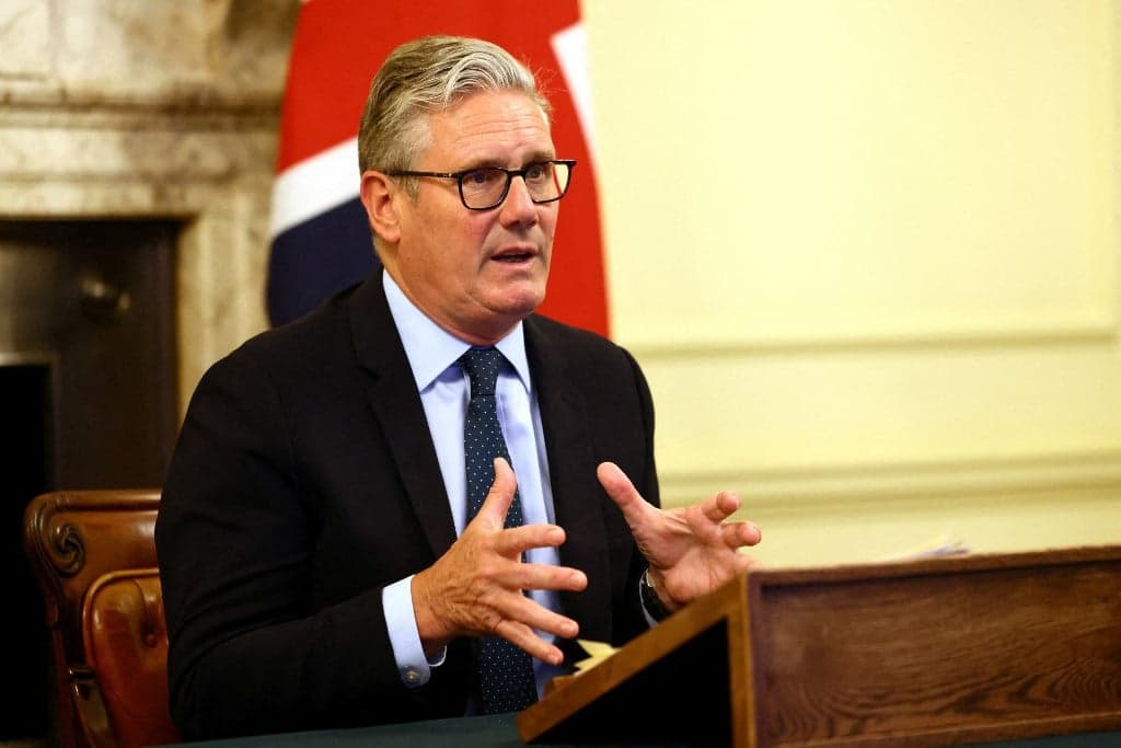 Angliára figyel a világ
