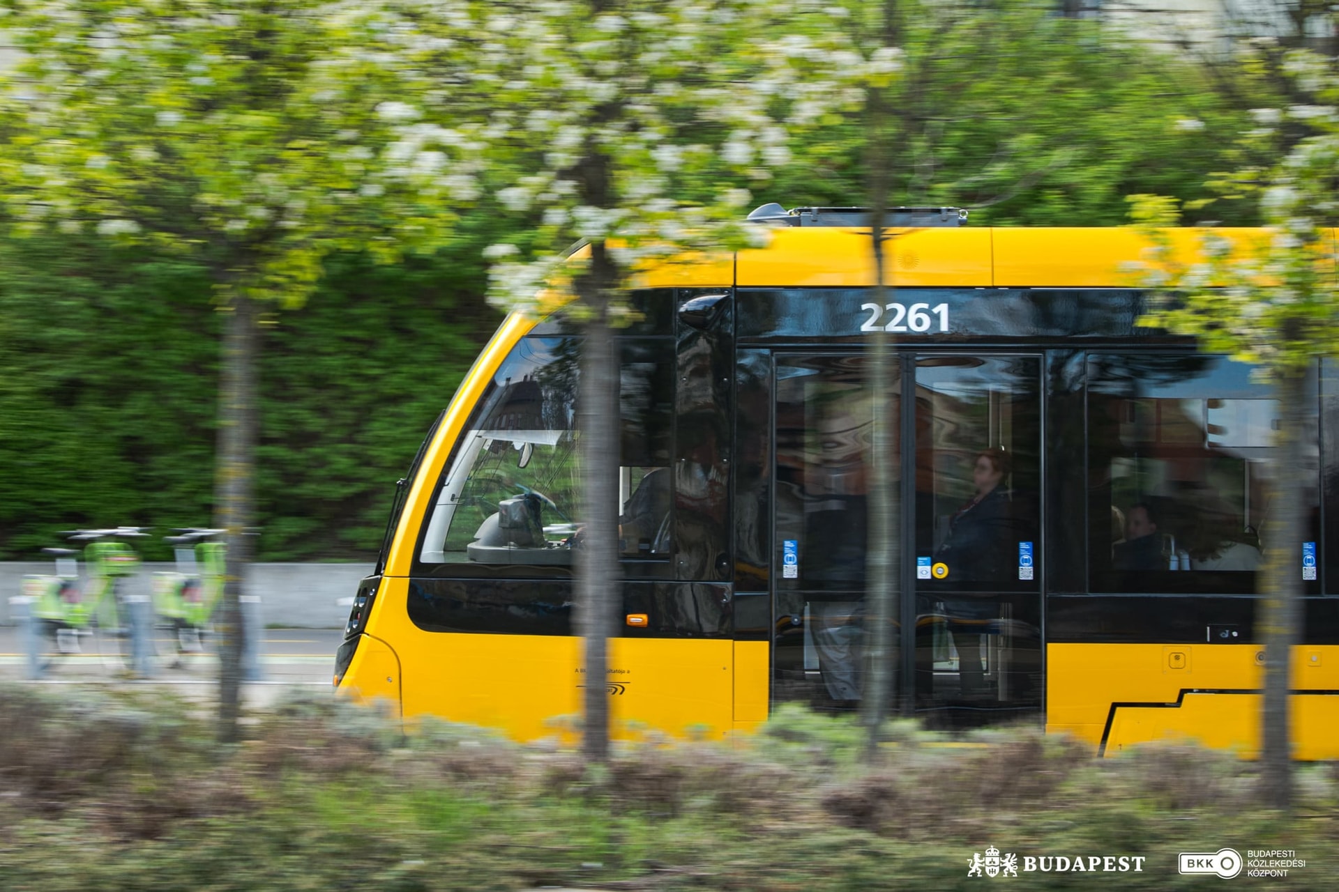 Tömegközlekedők, figyelem!