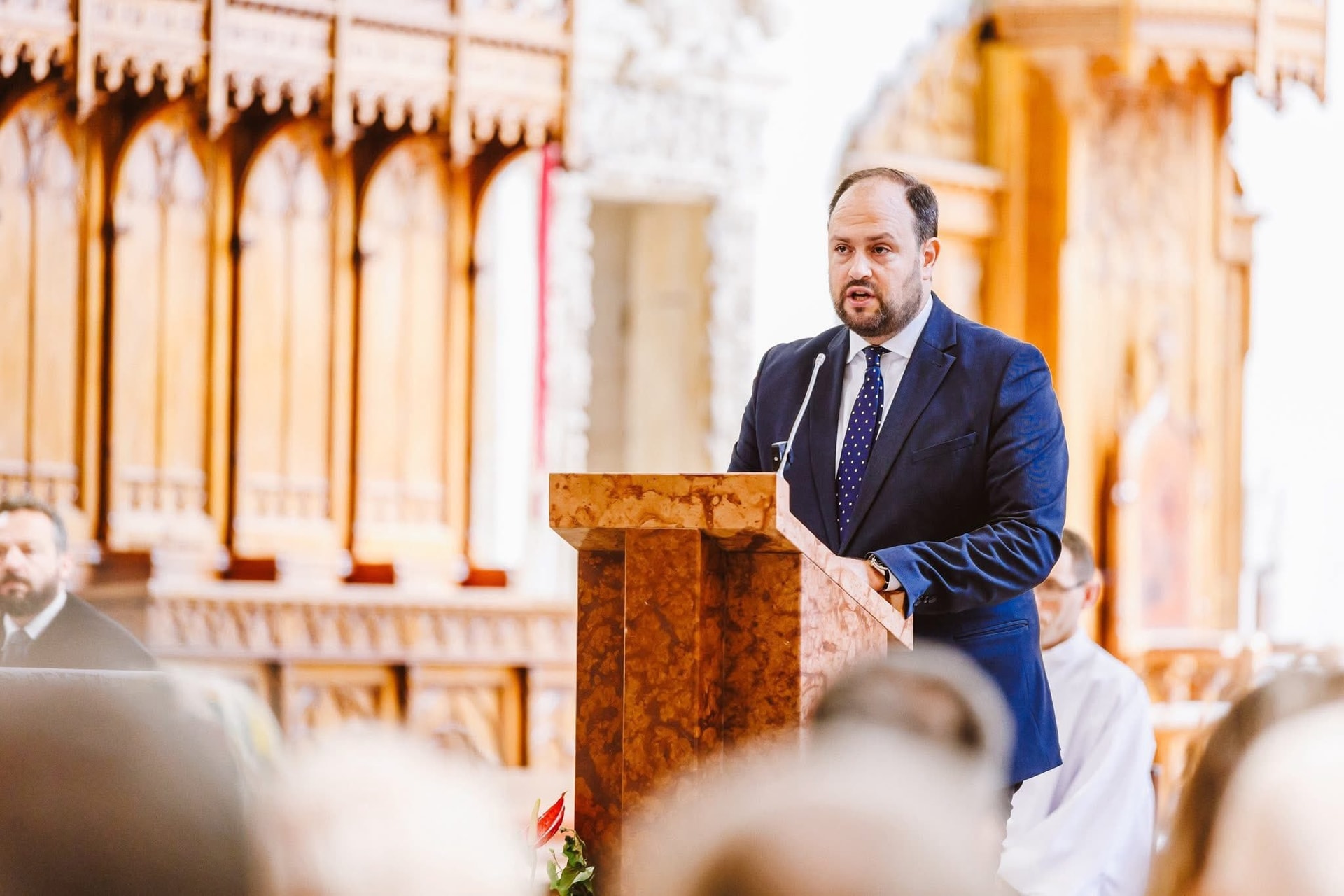 Új templomok a Kárpát-medencében, bezárt kapuk Nyugaton