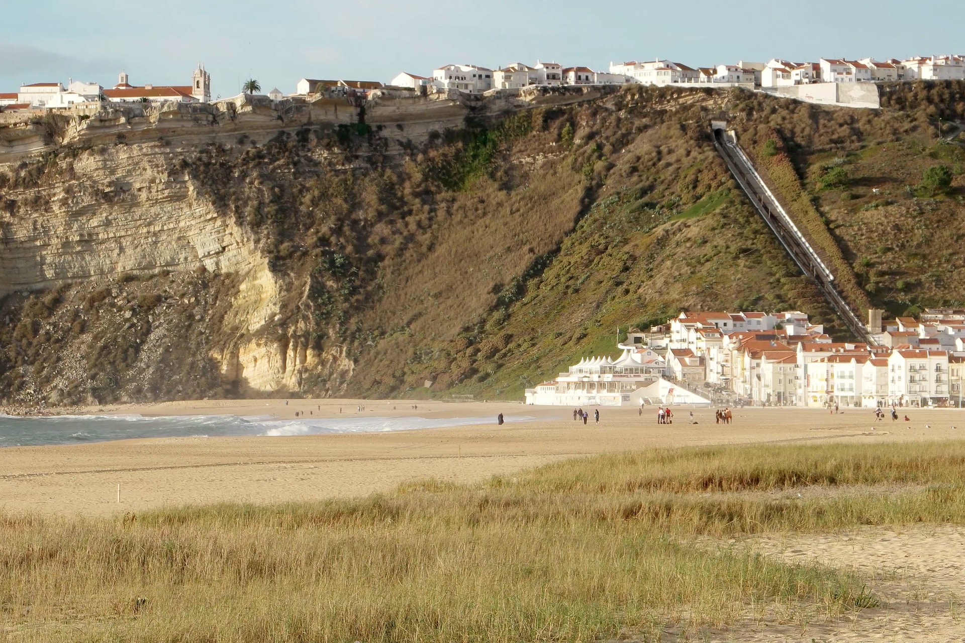 Több tucat turista került kórházba Portugáliában