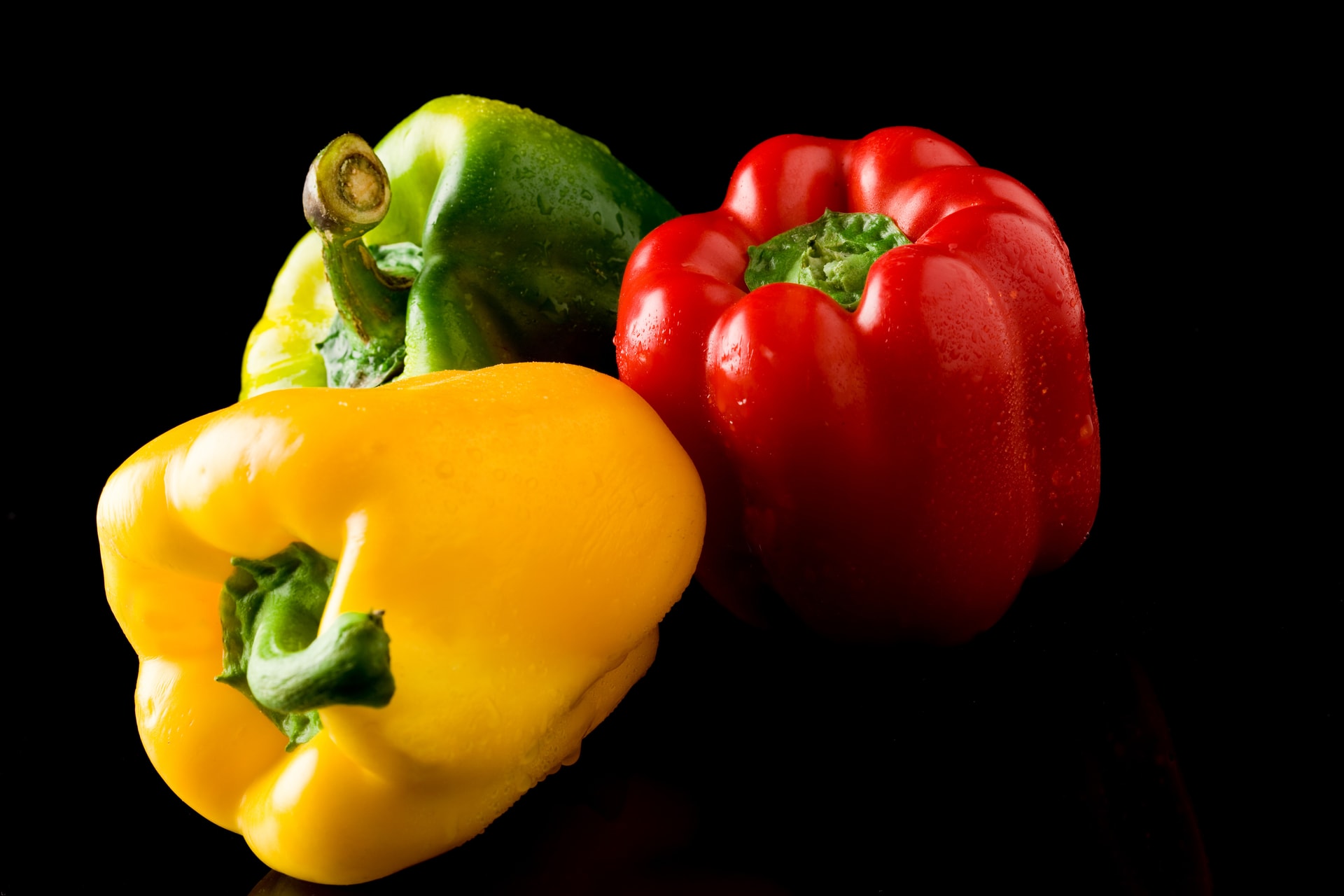 Hogyan befolyásolja a paprika színe az egészségügyi előnyeit?