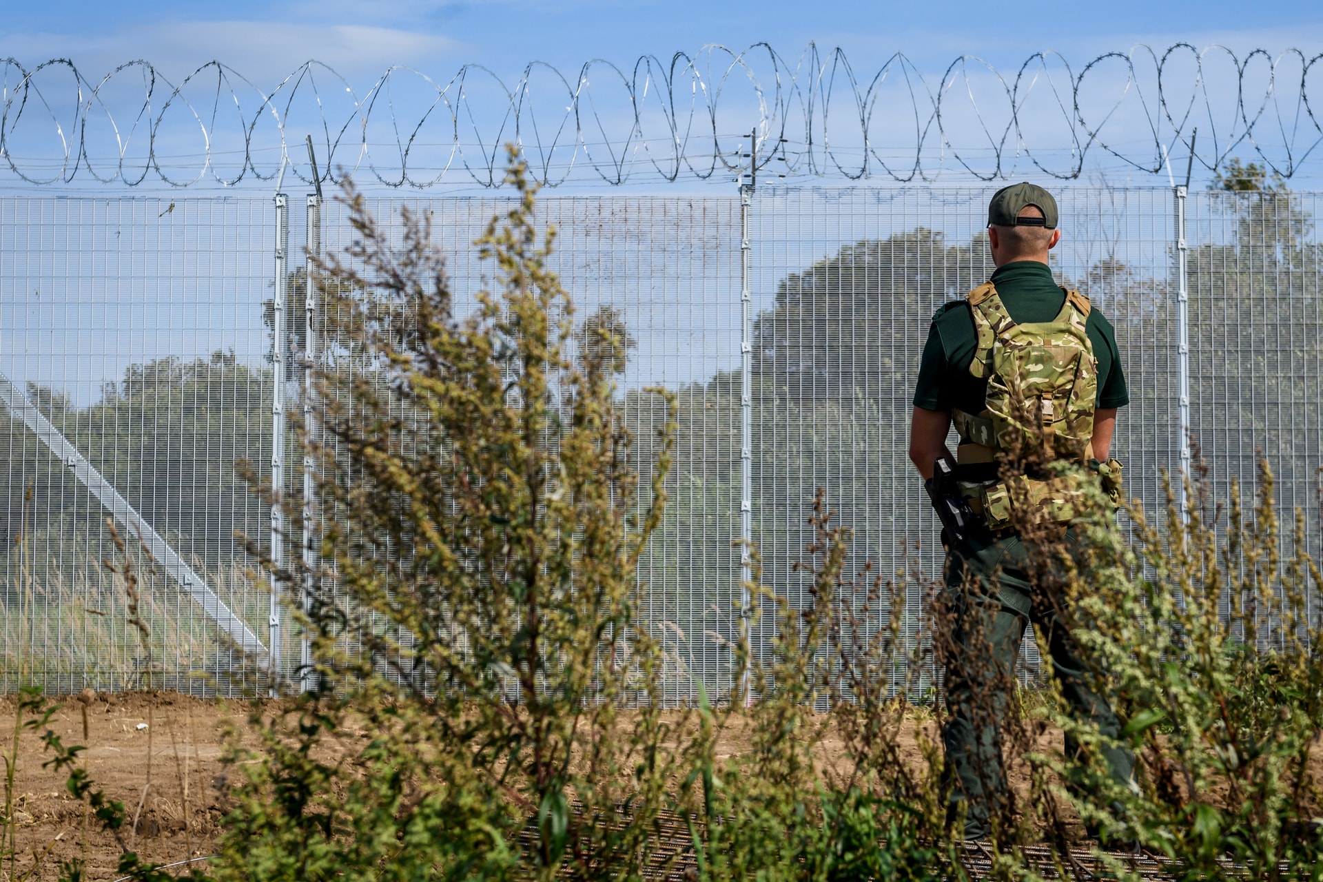 „Embertelen barbárság és nácizmus az oroszok kiutasítása Lettországból”