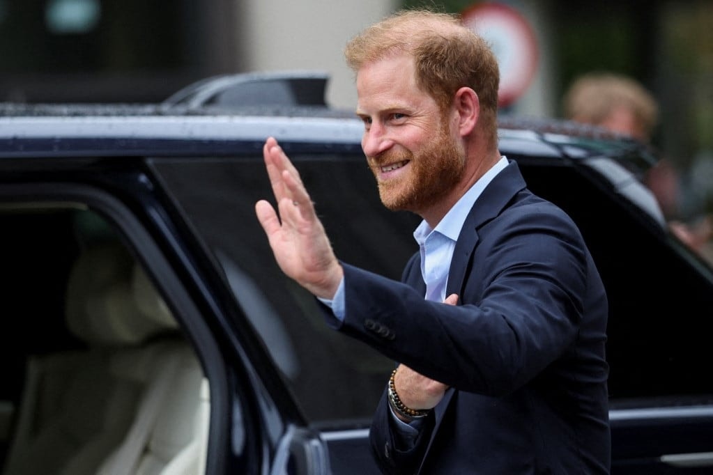 Nem csak apjával találkozott Harry herceg az angliai útja során
