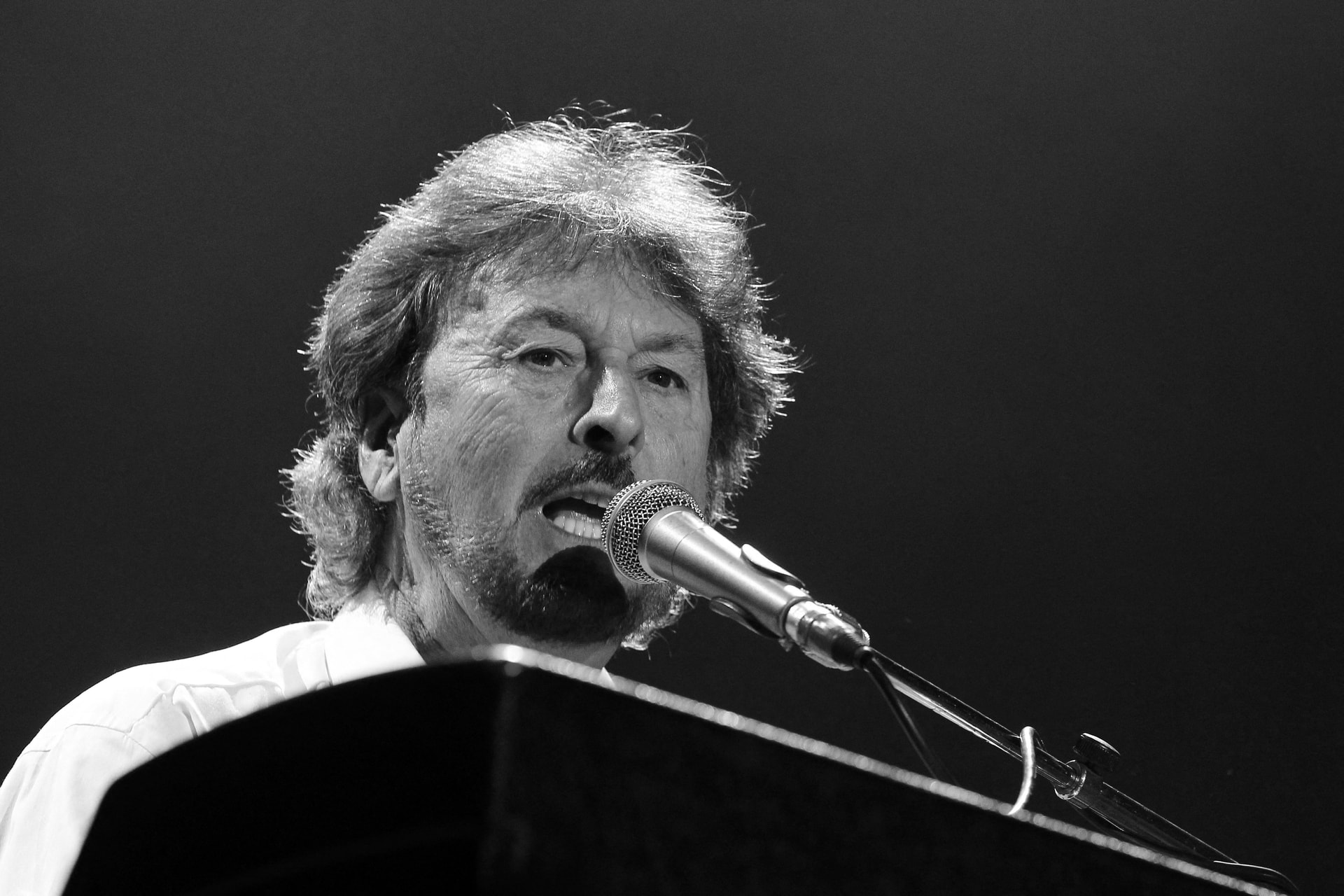 Meghalt a híres rocklegenda