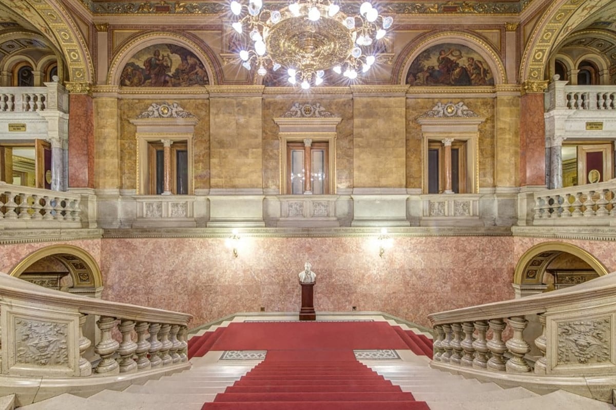 Szent István előtt tiszteleg az Operaház