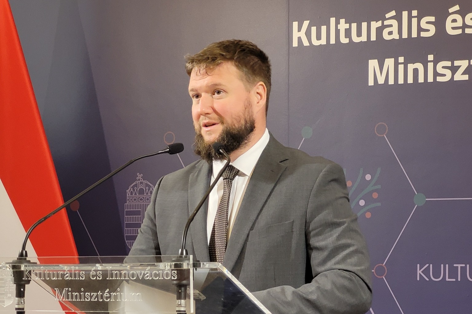 Újabb támogatást kapnak a könyvtárak és a levéltárak