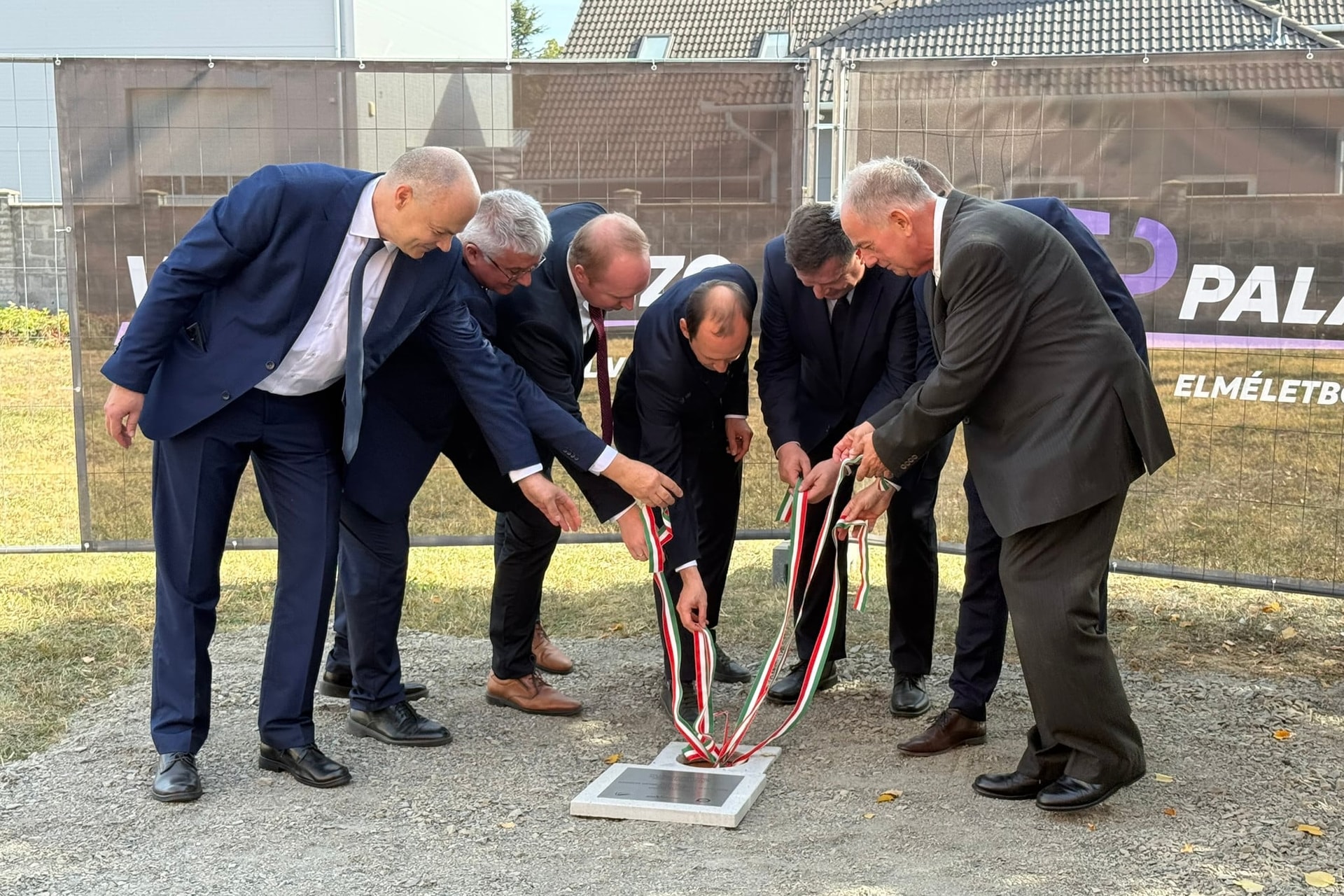 Szakképzési centrum új tornacsarnokának alapkövét tették le Pécsen