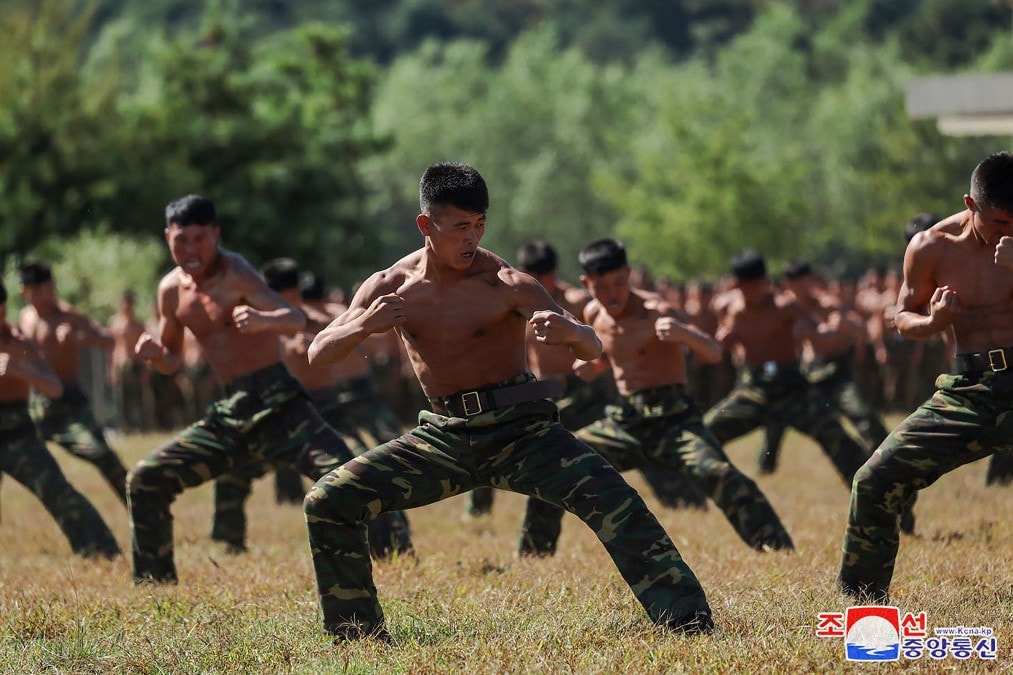 Megindult Oroszországba az észak-koreai hadsereg