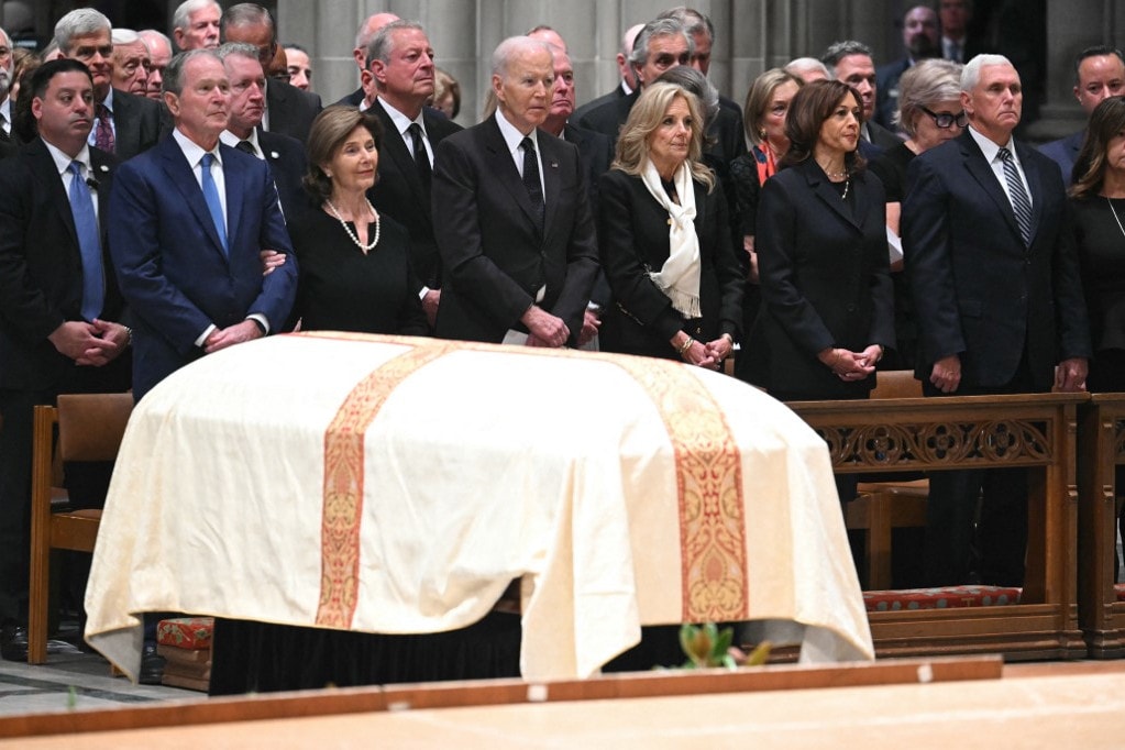 Végső búcsút vettek Dick Cheney-től az Egyesült Államok korábbi alelnökétől