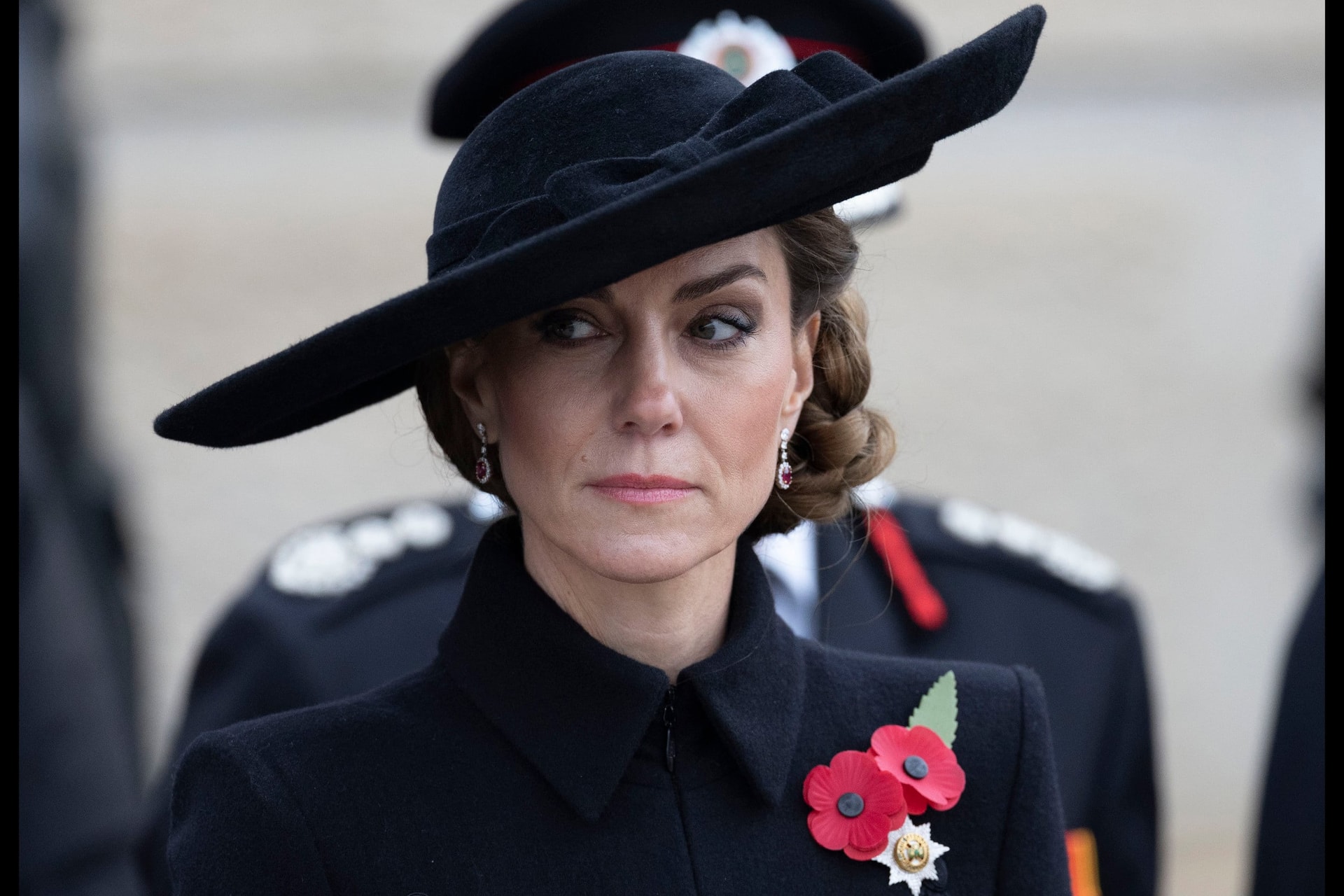 Miért nem néz Katalin hercegné soha a kamerába?