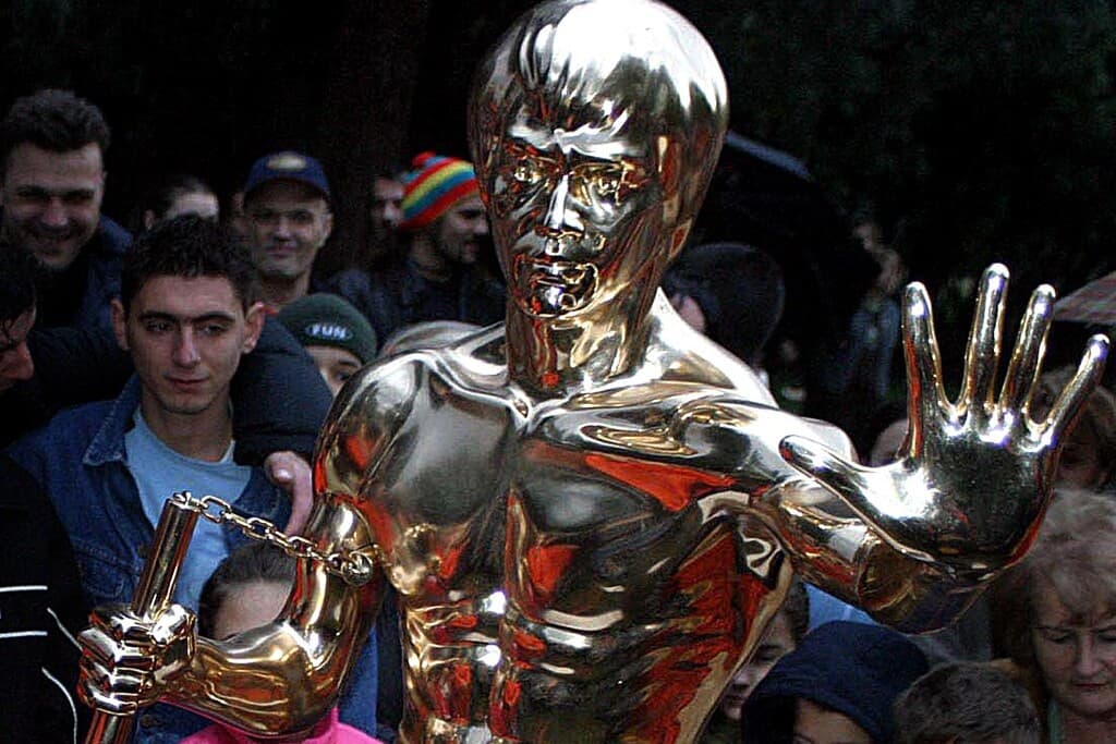 „Visszatért” Bruce Lee