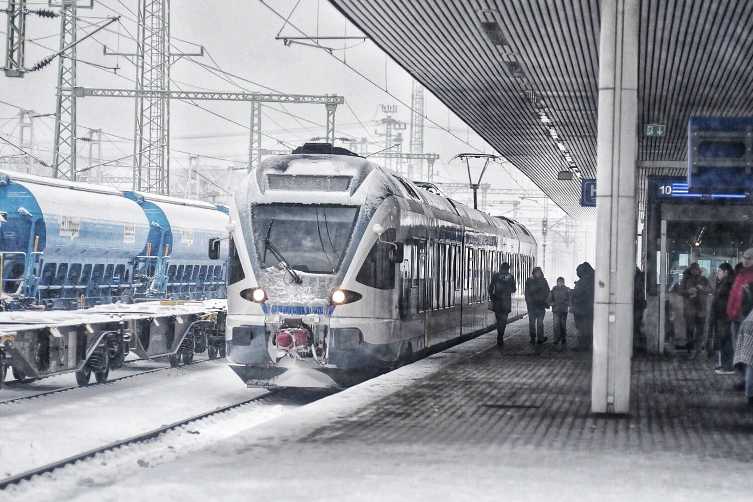 Motorvonatokkal újítanak a Máv-nál
