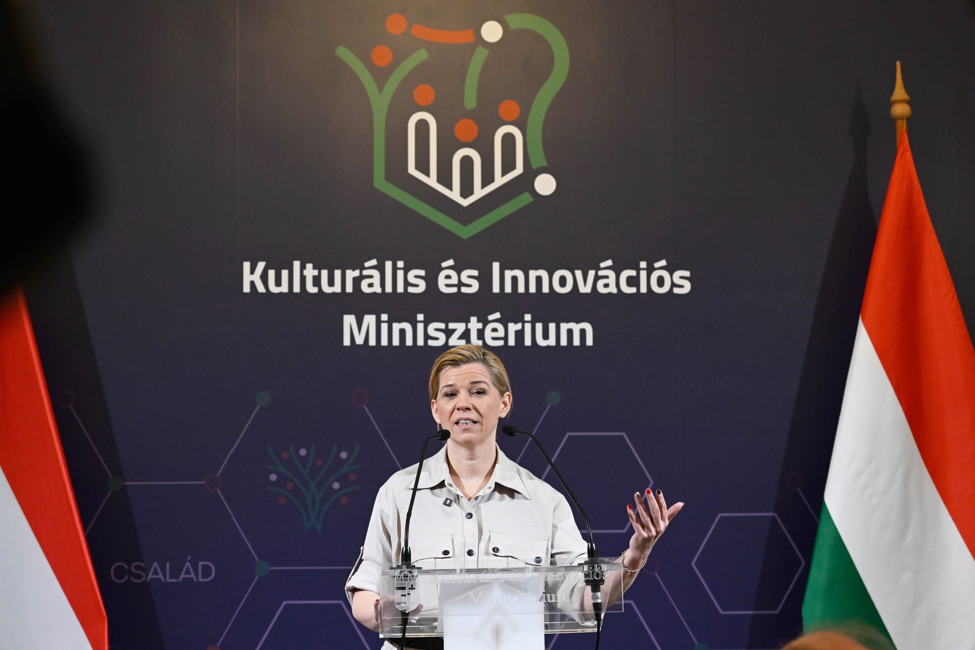 Brutális támogatást kapnak a pedagógusok