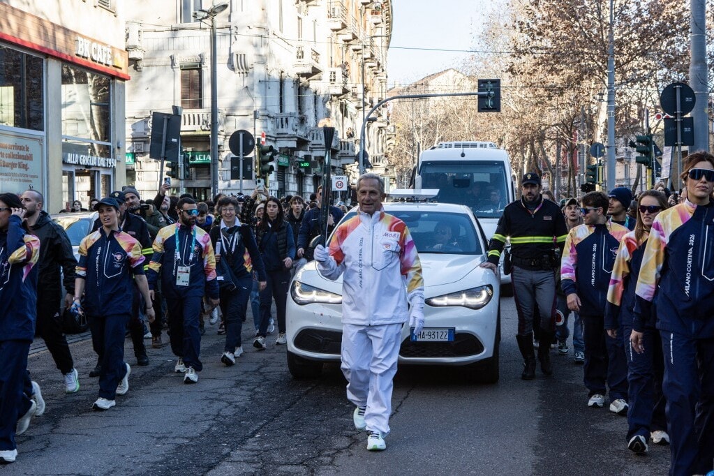 A sportolók faluját is meglátogatta az olimpiai láng