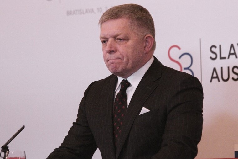 Fico határozottan kiáll álláspontja mellett