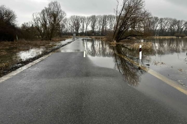 Újabb hidat kellett lezárni a magyar-szlovák határon