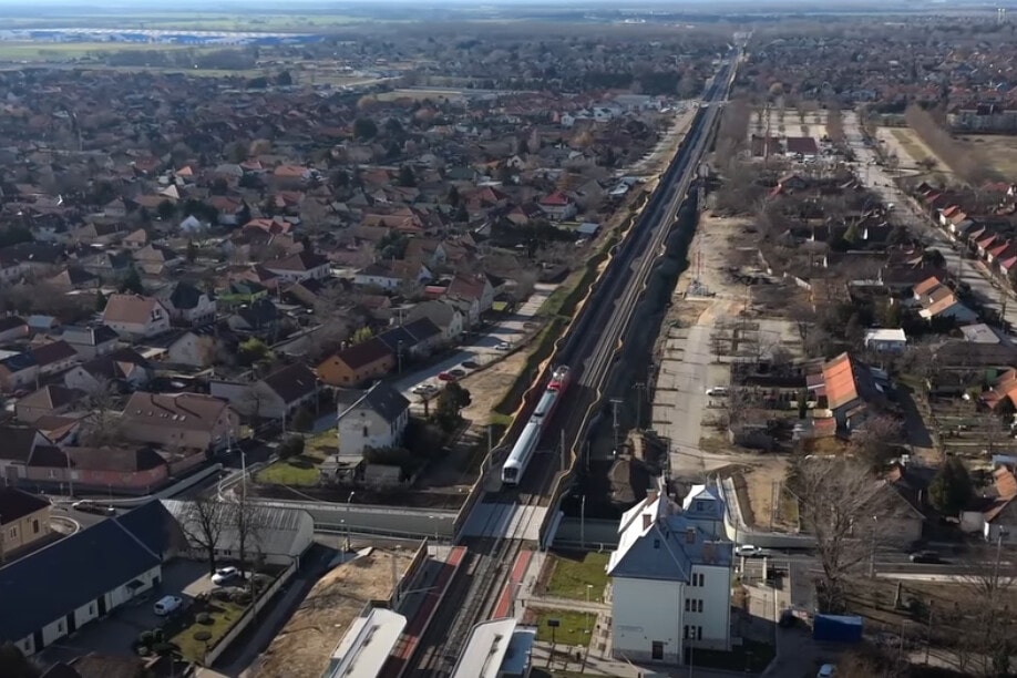 Már tehervonatok is közlekednek a Budapest-Belgrád vasútvonal mentén