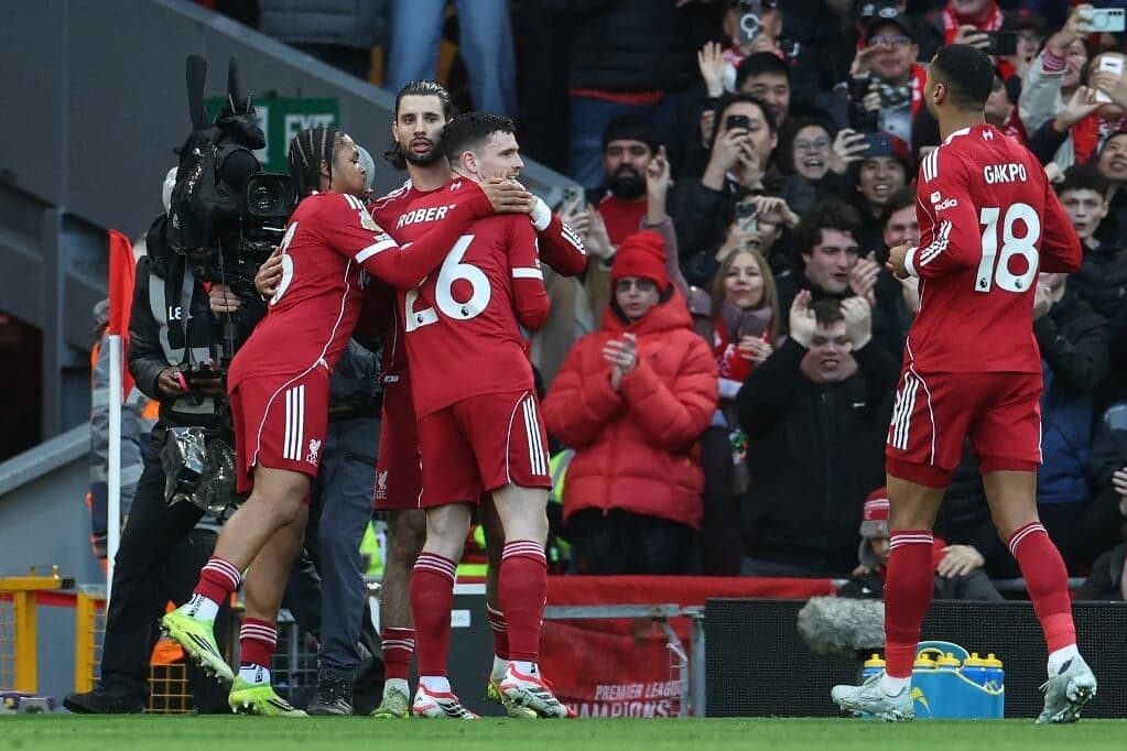 Szoboszlai újabb szabadrúgásgólt lőtt, de pontokat vesztett a Liverpool
