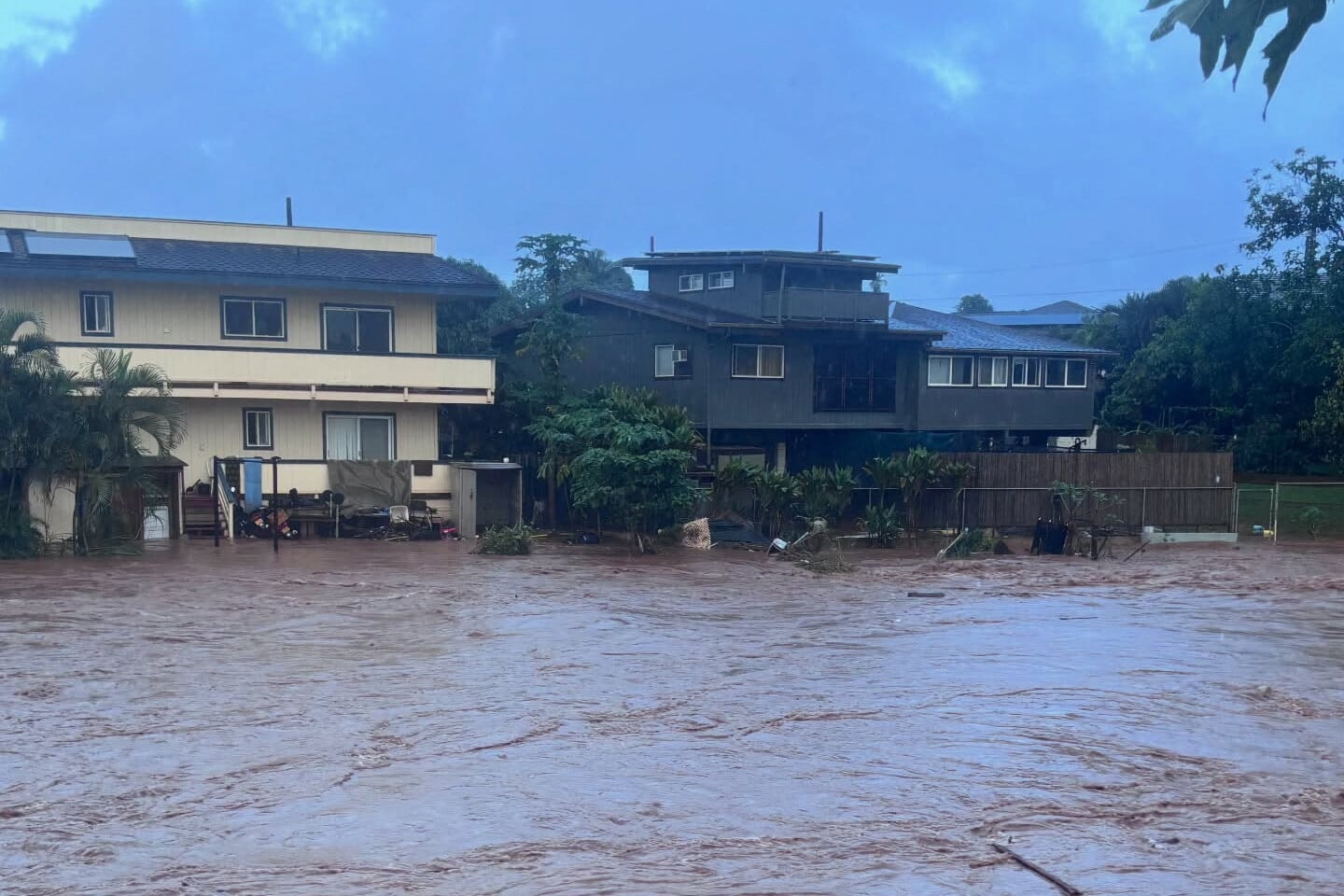 Két évtizede nem látott áradások sújtják Hawaii-t