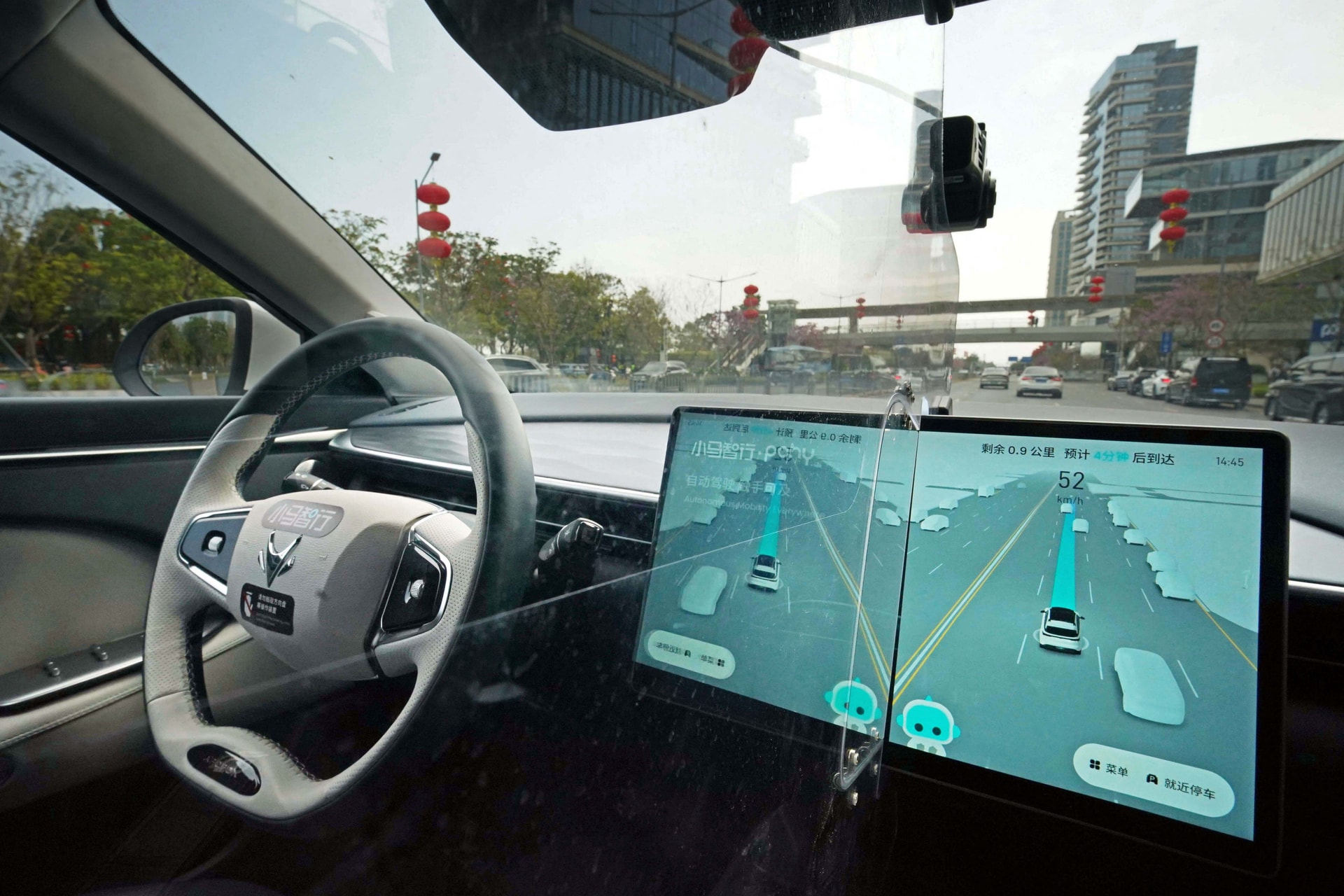 Karnyújtásnyira a robotaxi