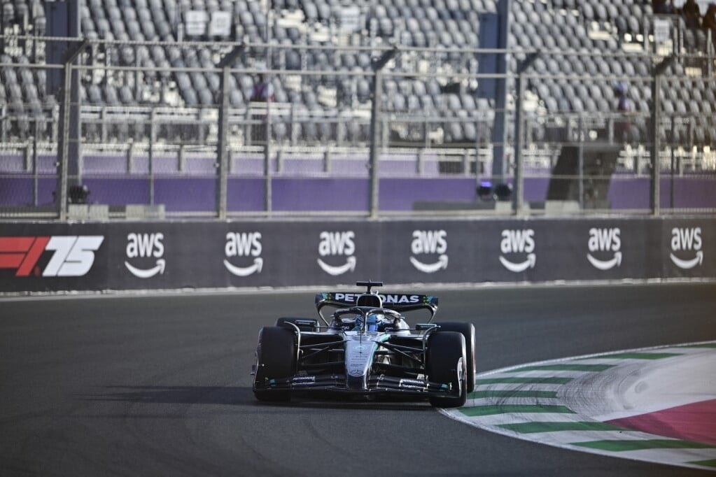 Két futam eshet ki az F1-naptárból a közel-keleti konfliktus miatt