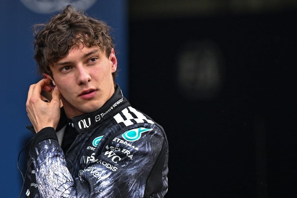 Botrányok árnyékolják be a történelmi F1-sikert
