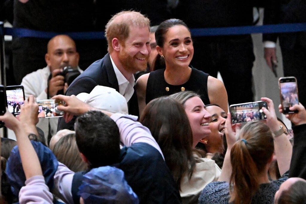 Meghan Markle és Harry herceg veterán családokkal találkozik