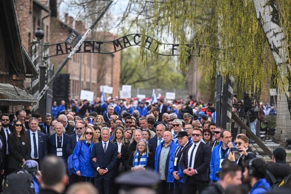 Auschwitz: Több ezren az idei élet menetén