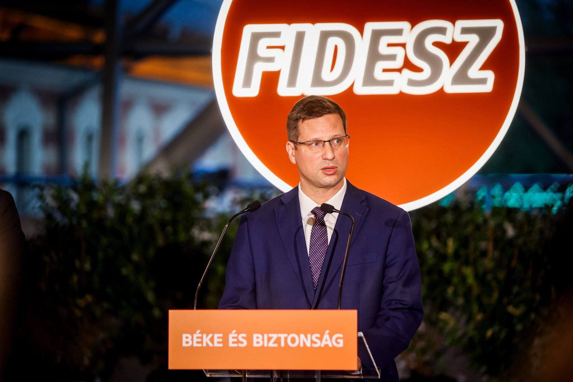 Valótlanság a költségvetési adatok eltitkolása