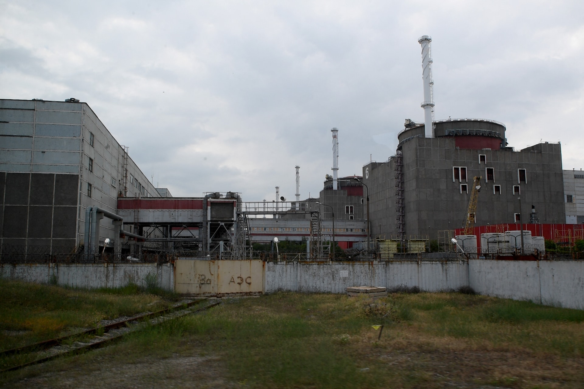 A reaktortértől tíz méterre okozott károkat az ukrán dróncsapás
